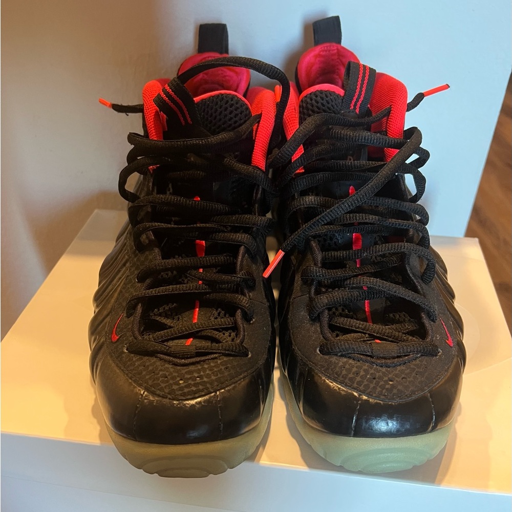 Nike Air Foamposites Pro - Black / Laser Crimson